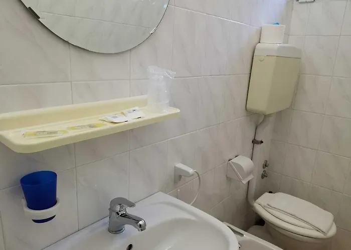 Blue Sky לינה וארוחת בוקר 3*